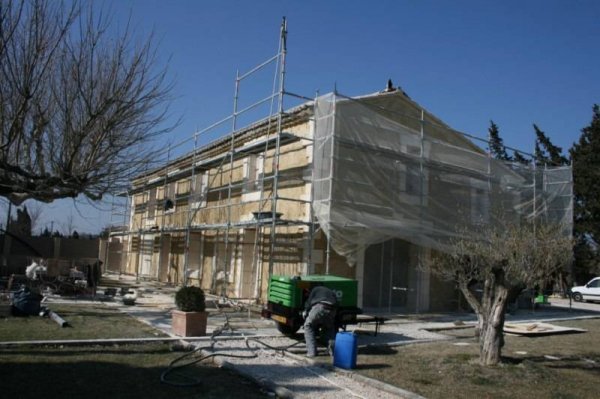 RESTAURATION D'UN VIEUX MAS À ROGNONAS