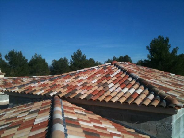 Remplacement toiture tuiles à l'Estaque dans les Bouches du Rhône