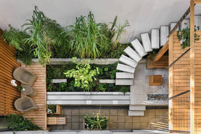 Artison maçon pour création de terrasse en bois ou en béton à Miramas