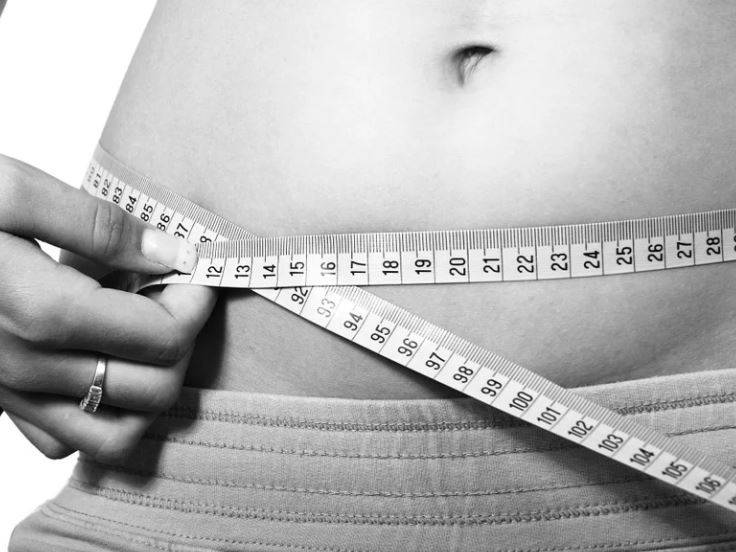 Comment effectuer une épilation définitive du maillot en institut à Tours ? 