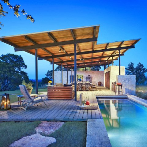 Construction d'un Pool house au bord de la piscine