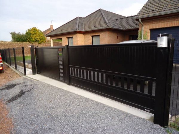 Portails coullissants en aluminium ROTHE FERMETURES