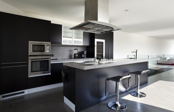 Tendance, Design Marseille : La table deco extérieur intérieur inox et verre